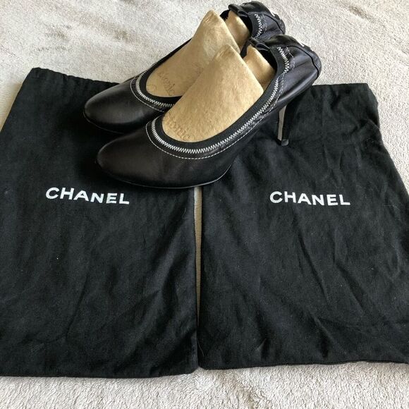 Vintage Chanel Black Cap Toe Leather Elastic Heeled Pumps - Picture 14 of 14